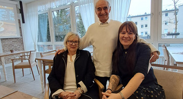 Sonntagsbrunch_Milani_Labsch_und_Teilnehmerin.jpg